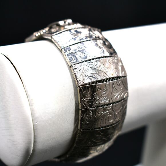 Vintage Etched Mural Floral Panel Mesh Bracelet, Silver Tone, 7 Inches, 1970s - Picture 5 of 10